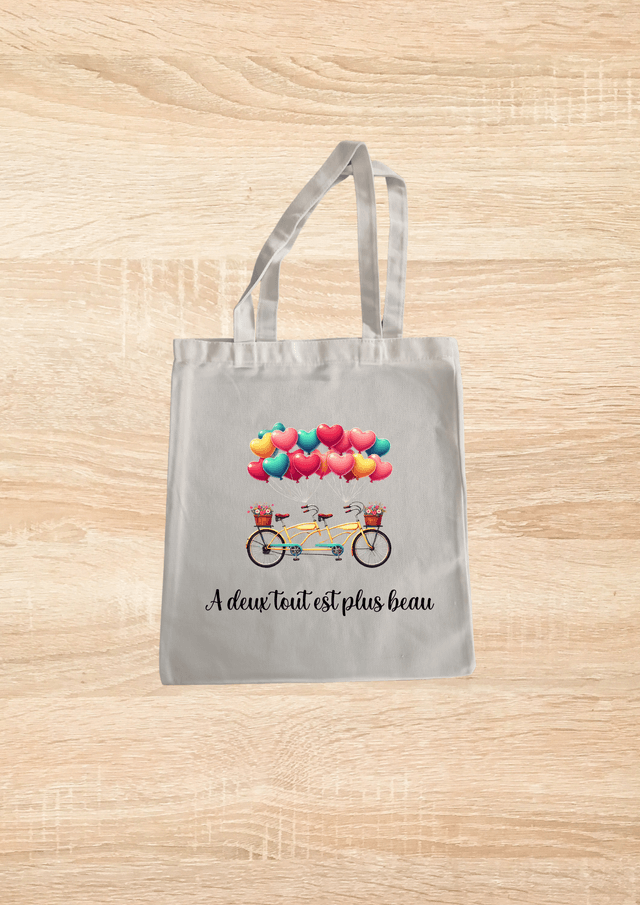 sac fourre tout motif tandem avec ballon forme de cœur multicolore
